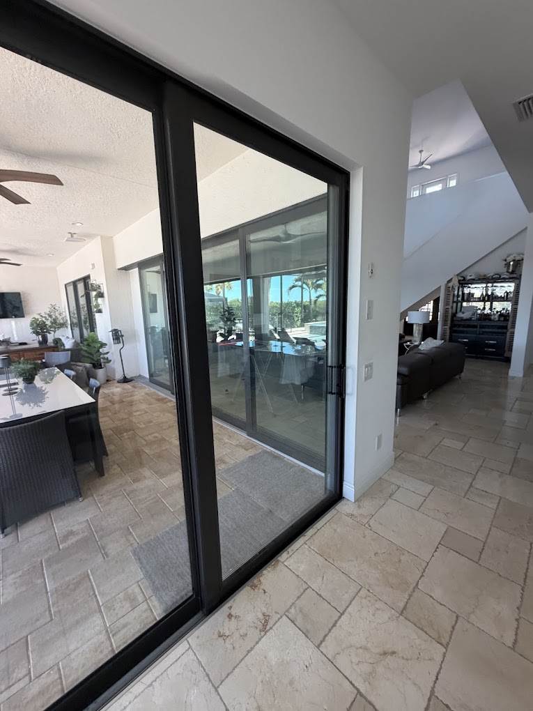 Floor-to-Ceiling Pocket System